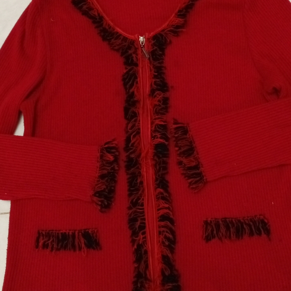 Vibrant red zippered sweater with fringes🐞🐞🐞 - Picture 2 of 8